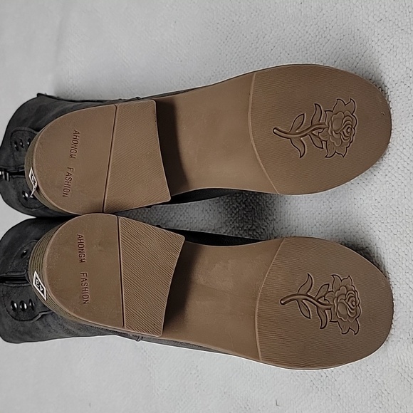 Boots- Zipper Back - Picture 9 of 11